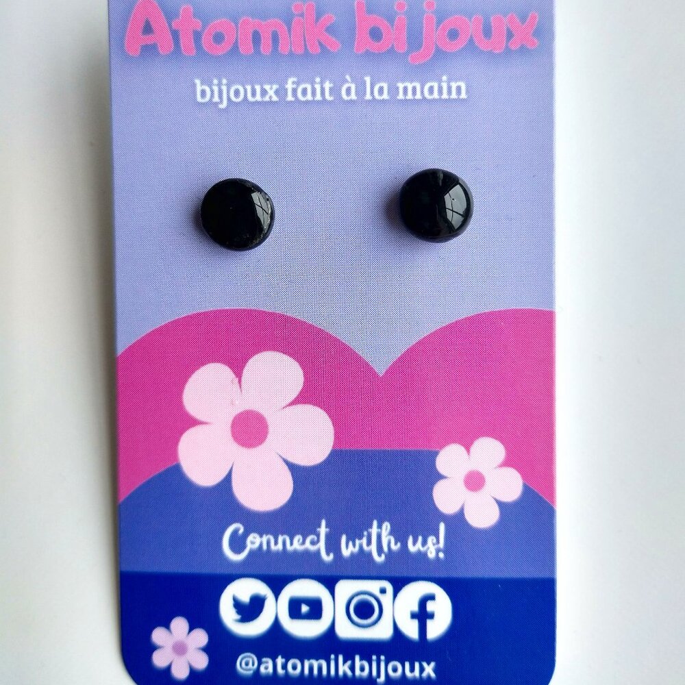 Handmade black polymer clay earrings. Boucles d'oreilles fait à la main